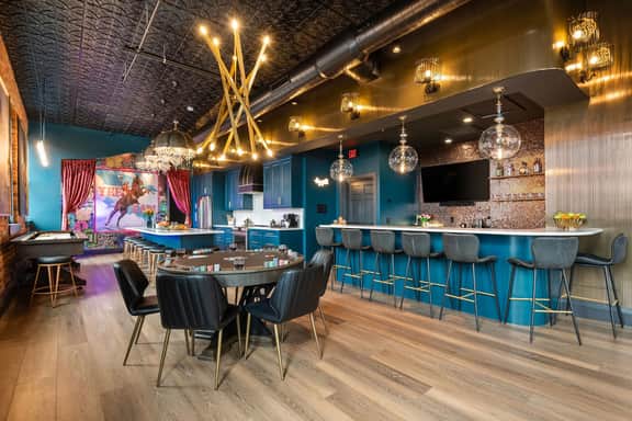 ✨ The Velvet Songbird | Downtown Nashville Luxe Retreat for 24